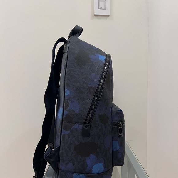 Michael Kors backpack - Picture 5 of 6